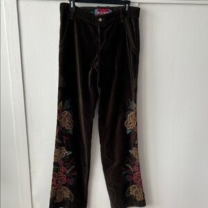 Johnny Was Biya 2-10-10-5 Green Velvet Flare Pants with Floral embroidery Size S